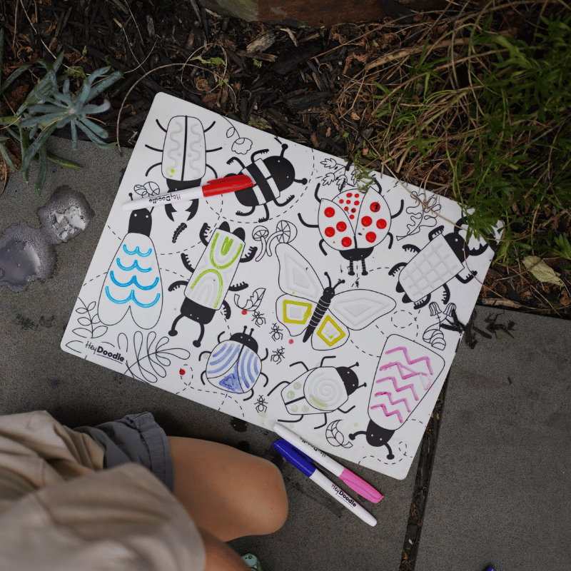 HeyDoodle - Sensory Colouring & Doodle Mat - Busy Bugs