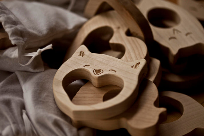 Wooden Story Soother - Smiley Cat