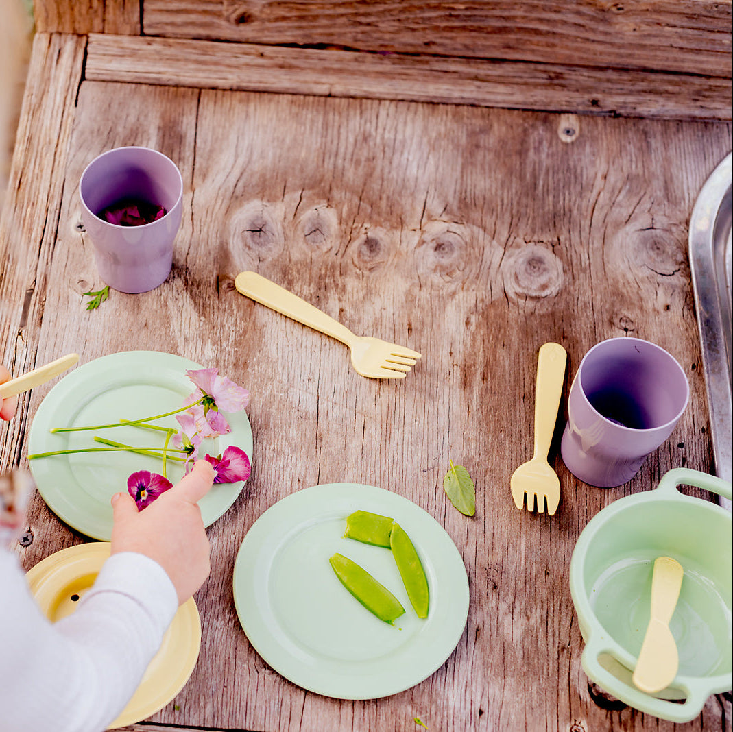 Plasto "I'M GREEN" BioPlastic Dinner set for 4, 19 pcs
